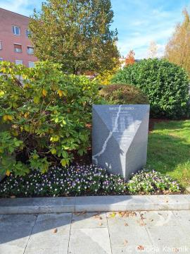 Urejanje okolice spominskih obeležij  (1)